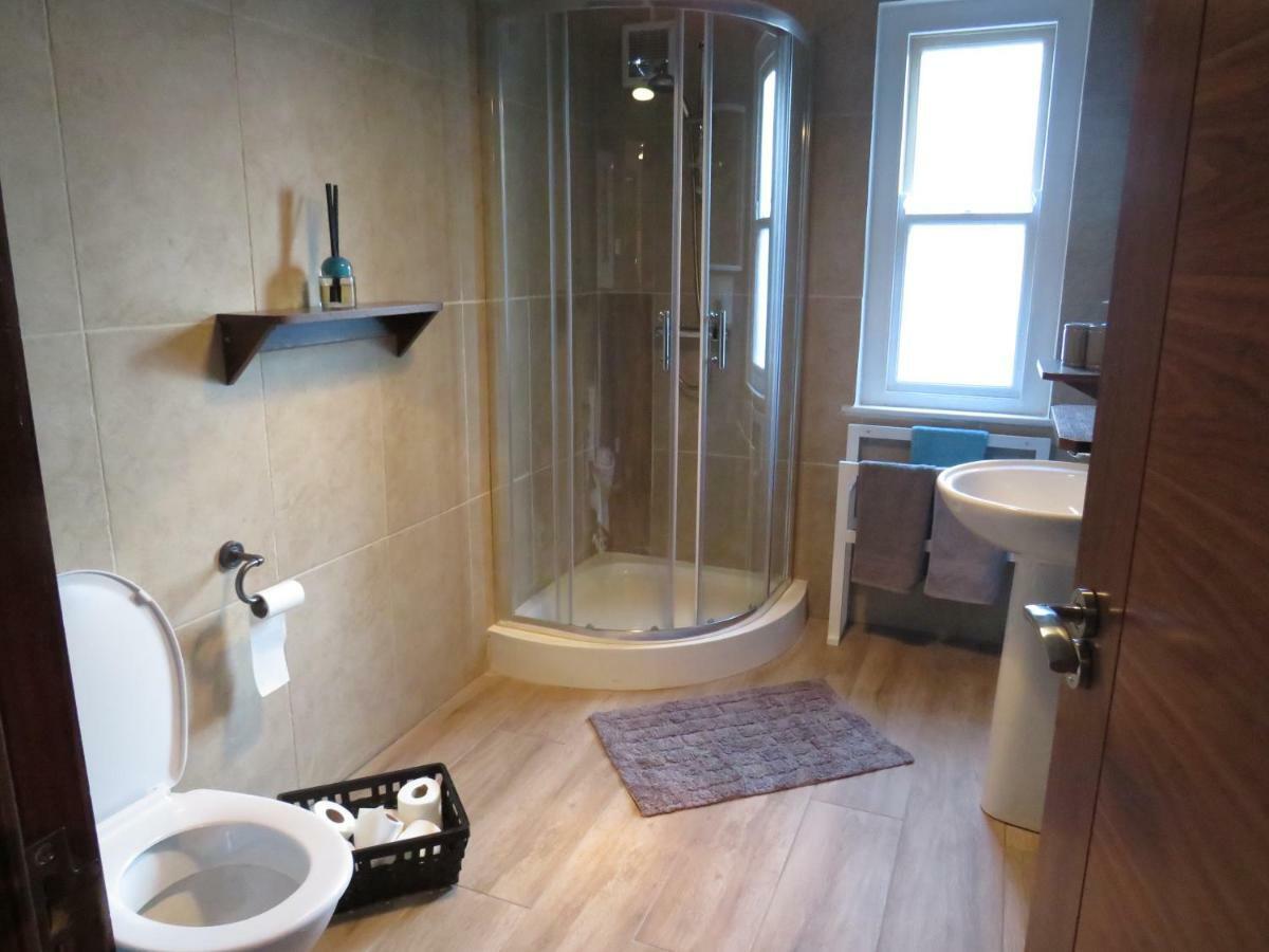 Wildwood Apartment ดันดอล์ก ภายนอก รูปภาพ
